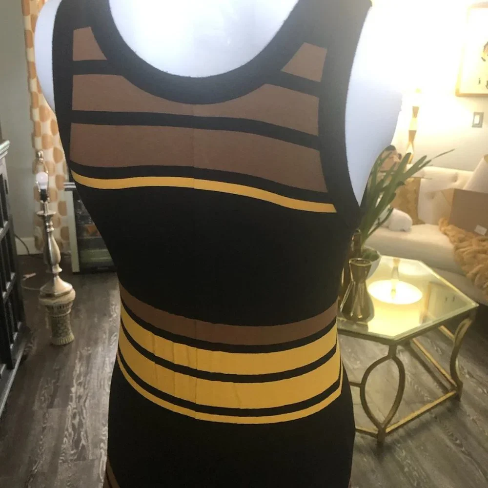 Karen Kane dress  MEDIUM - Picture 2 of 2